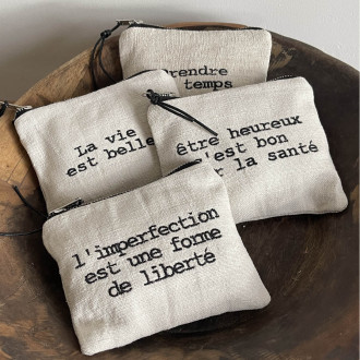Pochette en chanvre ancien brodée - textes au choix